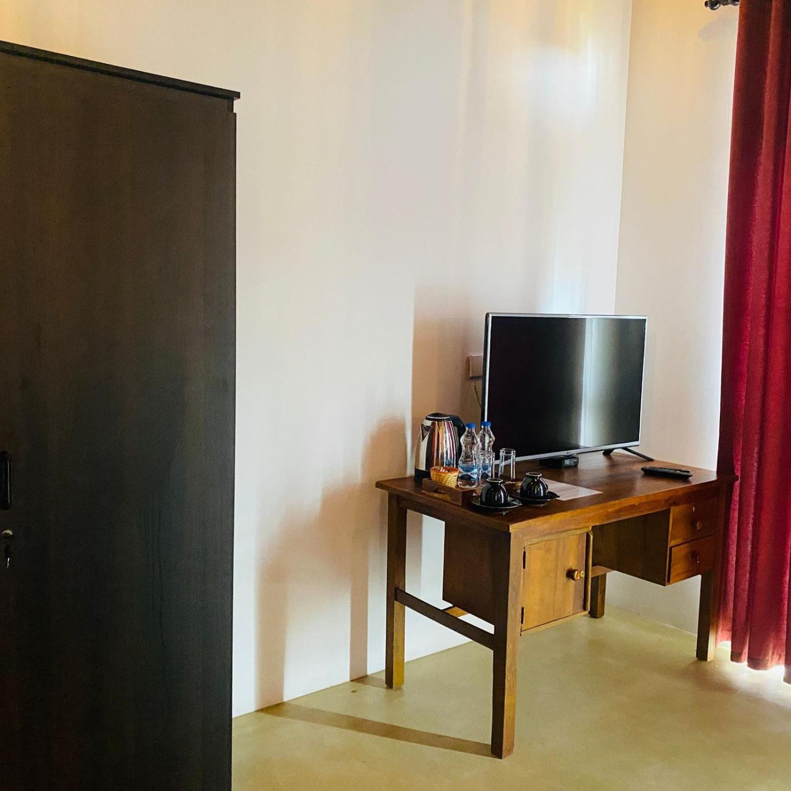 Shima Guni Beach Club Hotel Matara Phòng bức ảnh